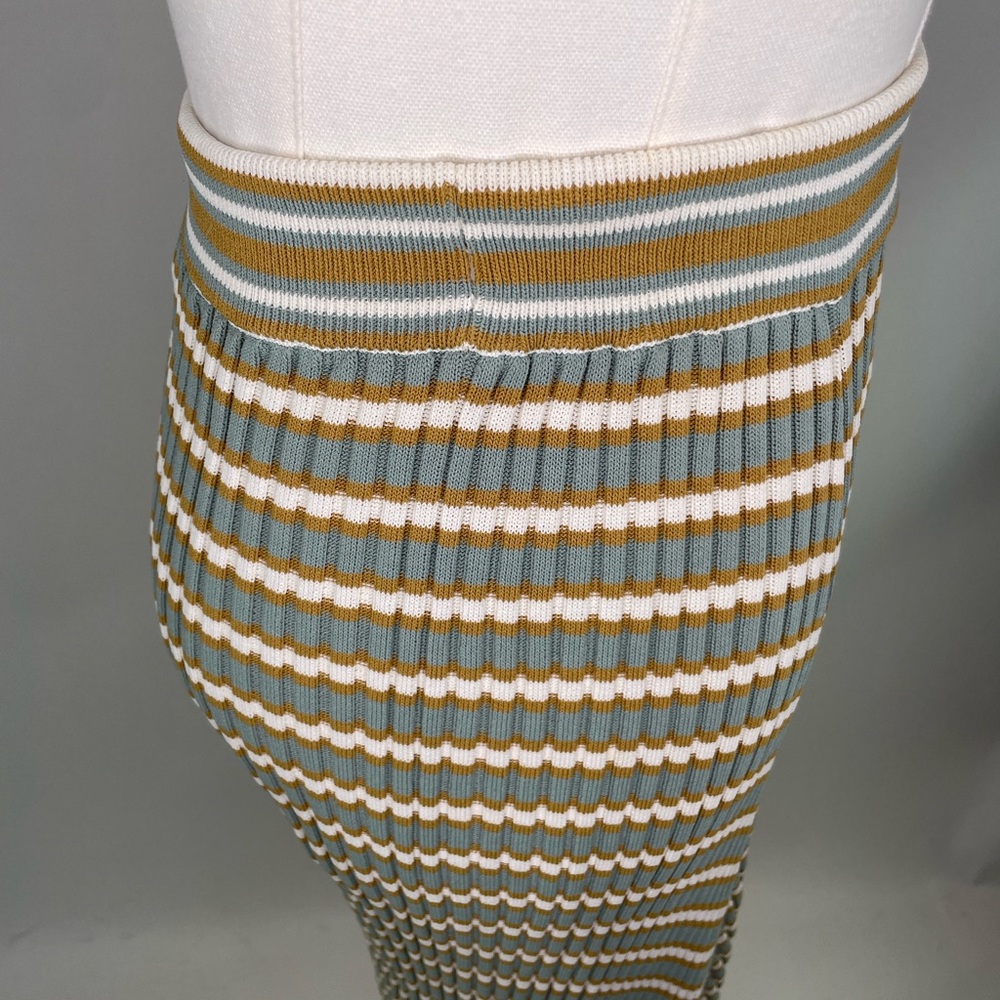 Club Monaco Assymmetrical Striped Ribbed Skirt, XS/TP - Picture 5 of 9